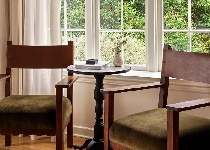Hotel di lusso a Carmel-by-the-Sea vicino a Jones & Terwilliger Galleries