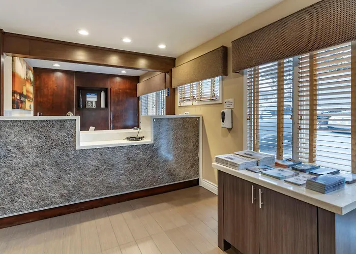 Best Western Carmel'S Town House Lodge