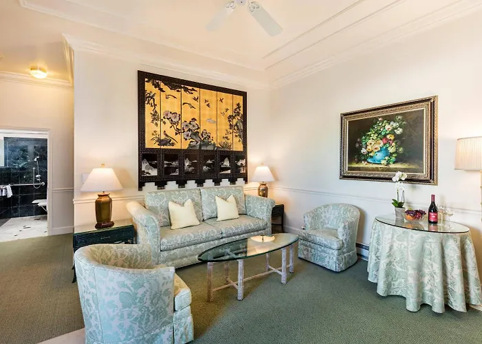 Tally Ho Inn Carmel-by-the-Sea