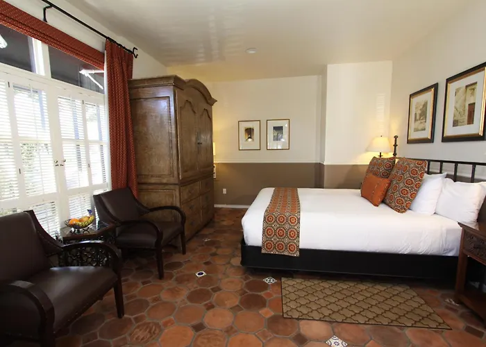 Cypress Inn Carmel-By-The-Sea
